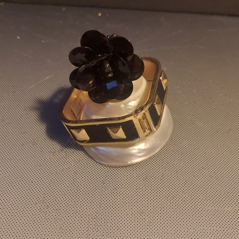 Holiday Sale $88 BlackGold Sq Hinge Bracelet With stretch bead Petal Ring Set
